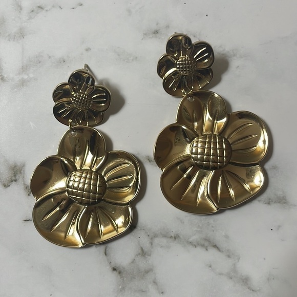 Zara Flower Drop Earrings - Picture 8 of 11